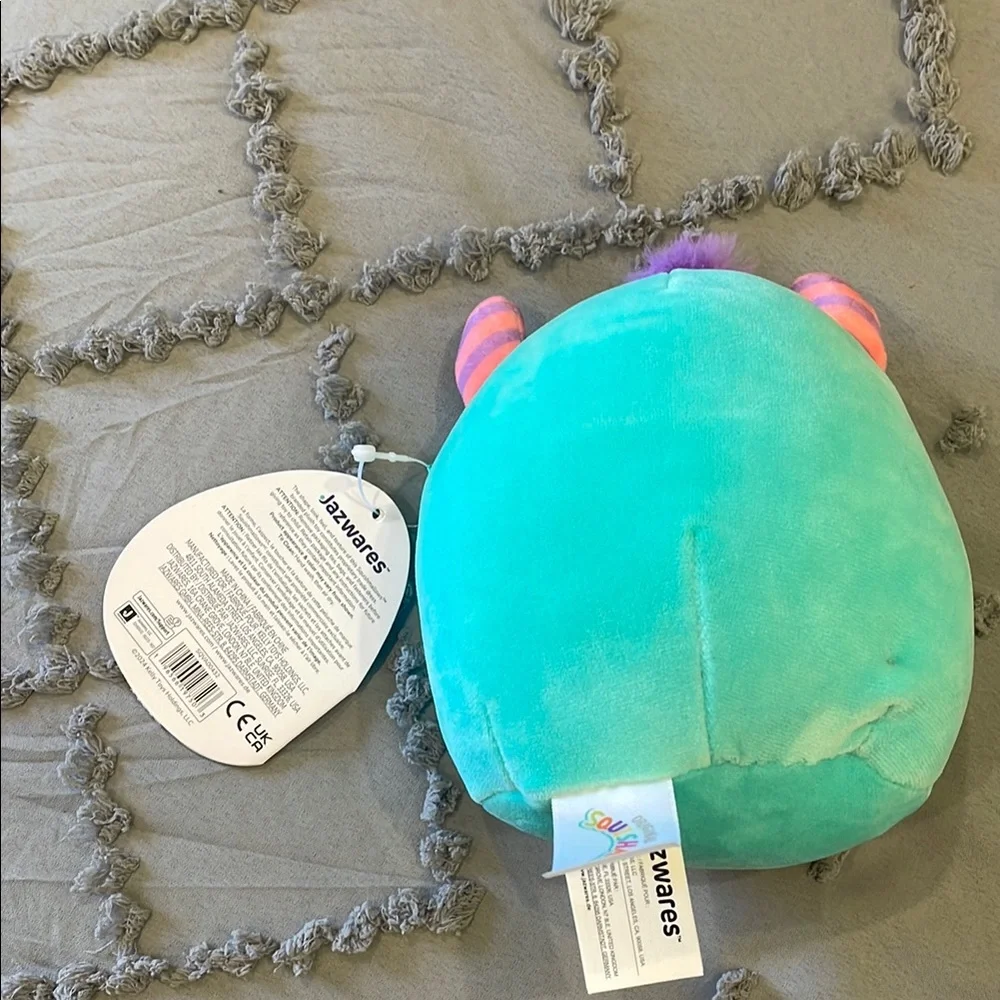 Squishmallows. Leo & Azizi valentine edition